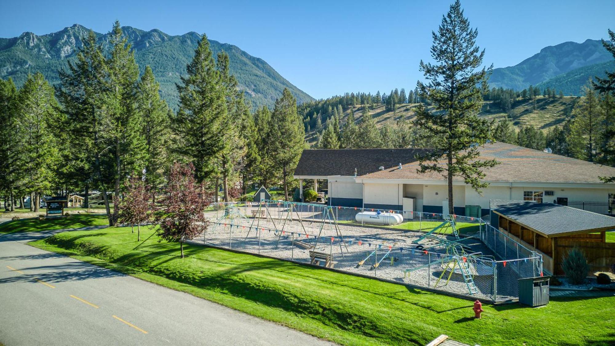 Ridgeview Resort Radium Hot Springs Exteriér fotografie